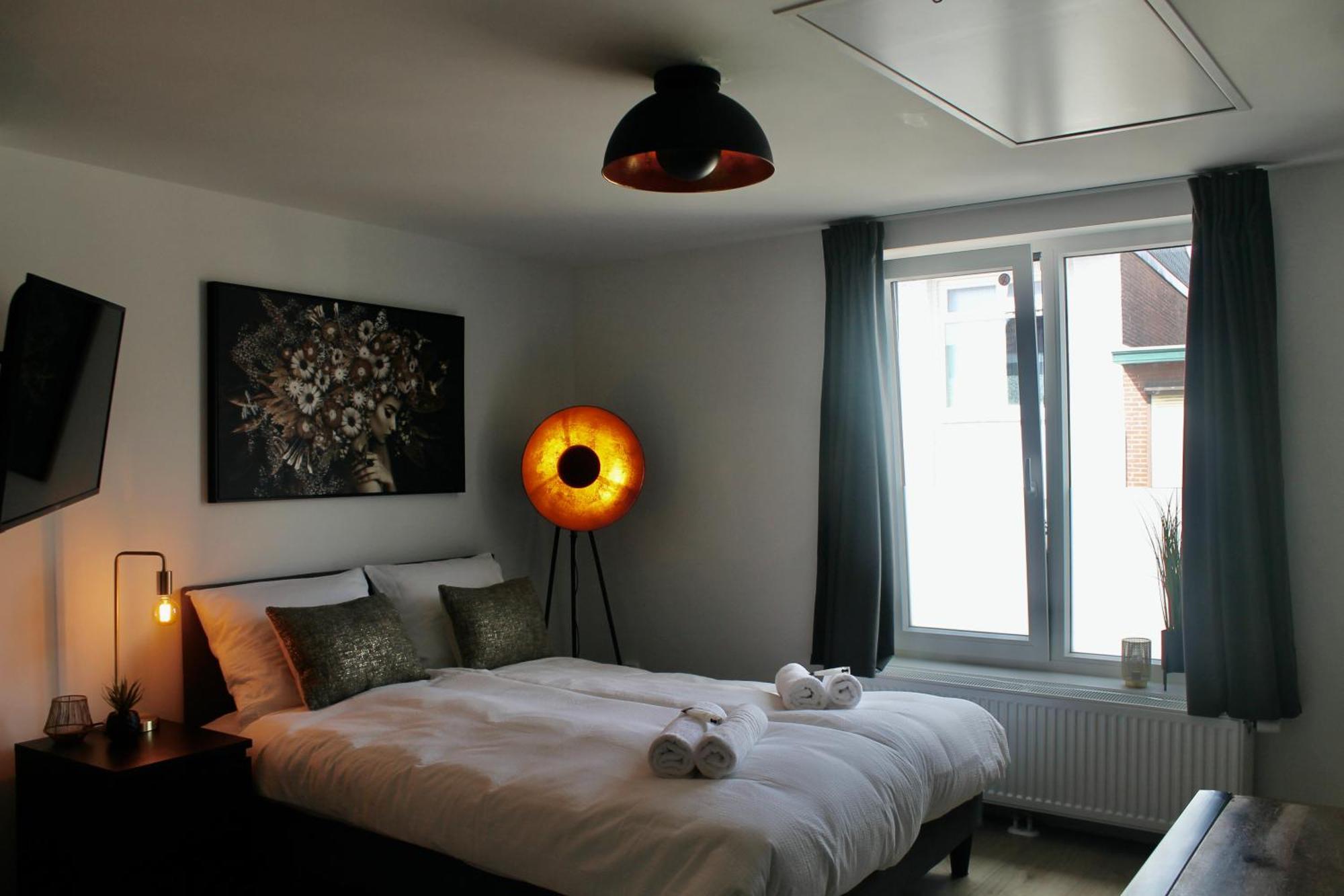B&K Urban City Suites Tilburg Exteriör bild