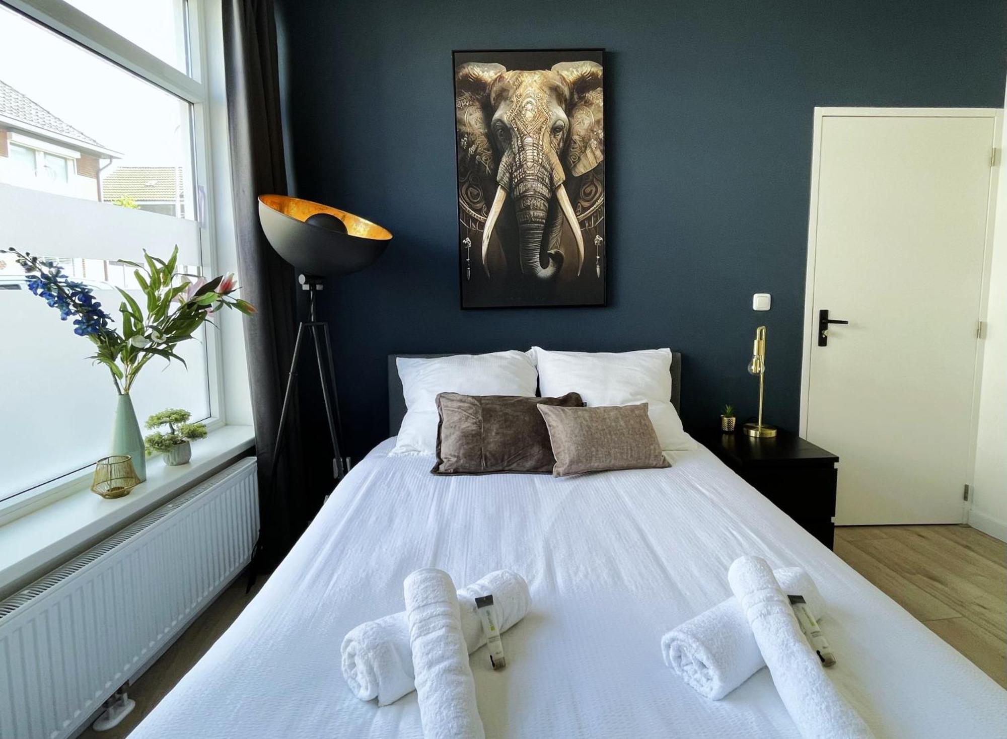 B&K Urban City Suites Tilburg Exteriör bild